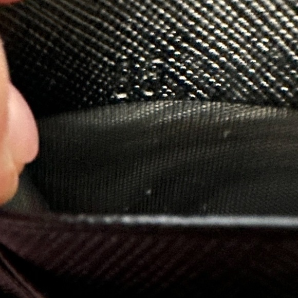 Authentic Prada Saffiano Leather Bifold Wallet. - Picture 12 of 16